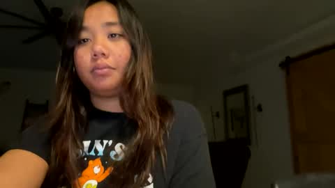 Snapshot of lovellly_ chatting on 01.11.25 Love online show from 01.11.25