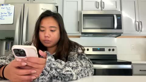 Snapshot of lovellly_ chatting on 01.25.25 Love online show from 01.25.25