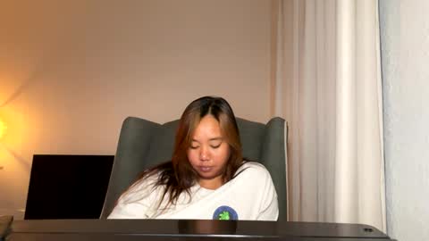 Snapshot of lovellly_ chatting on 09.26.25 Love online show from 09.26.25