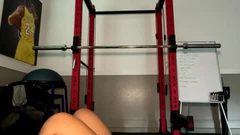 Snapshot of lovellly_ chatting on 09.27.25 Love online show from 09.27.25