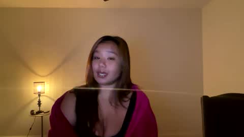 Snapshot of lovellly_ chatting on 10.01.25 Love online show from 10.01.25