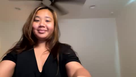 Snapshot of lovellly_ chatting on 10.08.25 Love online show from 10.08.25