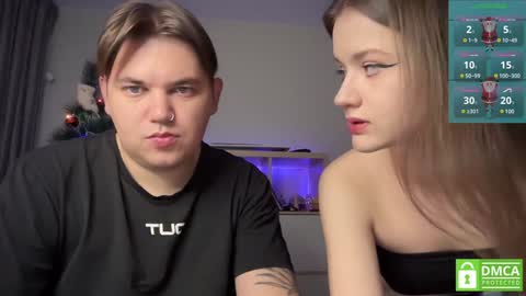 Snapshot of lovelly_mooncouple chatting on 01.05.25 Mileena and Oliver online show from 01.05.25