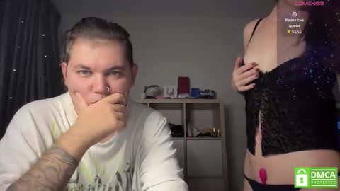 Snapshot of lovelly_mooncouple chatting on 10.14.25 Mileena and Oliver online show from 10.14.25