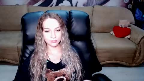 Snapshot of lovellymalina chatting on 04.30.26 private open online show from 04.30.26