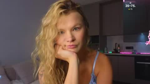 Snapshot of lovely_babyy chatting on 07.12.26 Jenny online show from 07.12.26