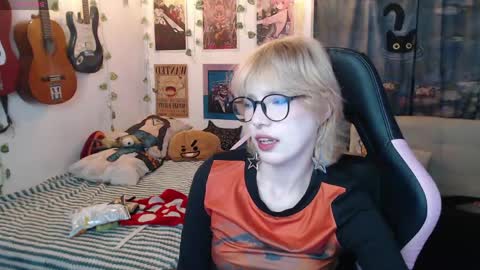 Snapshot of lovely_cass chatting on 06.05.26 Cassie online show from 06.05.26
