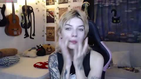 Snapshot of lovely_cass chatting on 07.25.26 Cassie online show from 07.25.26