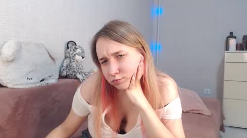 Lovely Hayley online show from 11.19.25