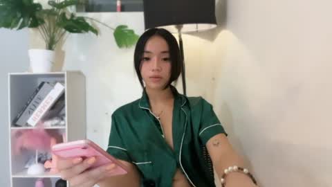 lovely_leah23 online show from 06.11.26