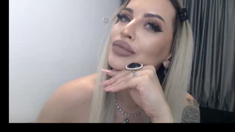 Snapshot of lovelyblondyxxx chatting on 02.16.25 PrAllinXXXa online show from 02.16.25