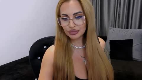 PrAllinXXXa online show from 11.24.25