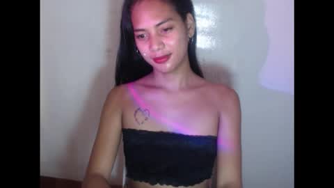 Snapshot of lovelycarmilla chatting on 10.22.25 Carnilla online show from 10.22.25