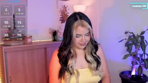Snapshot of lovelygirl45 chatting on 06.17.26 Valerie online show from 06.17.26