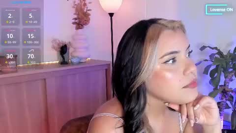 Snapshot of lovelygirl45 chatting on 06.18.26 Valerie online show from 06.18.26