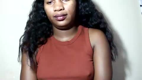 lovelylarra online show from 05.21.26