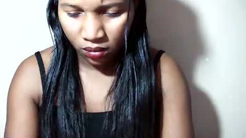 Snapshot of lovelylarra chatting on 07.04.26 lovelylarra online show from 07.04.26