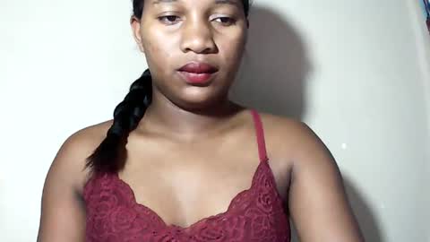 Snapshot of lovelylarra chatting on 07.16.26 lovelylarra online show from 07.16.26