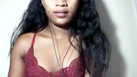 Snapshot of lovelylarra chatting on 07.28.26 lovelylarra online show from 07.28.26