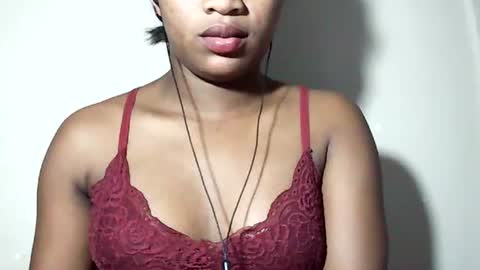 Snapshot of lovelylarra chatting on 07.29.26 lovelylarra online show from 07.29.26