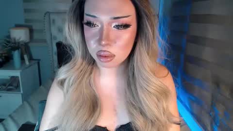 Snapshot of lovelymarie69 chatting on 12.16.25 Rebeca online show from 12.16.25