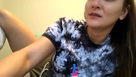 Snapshot of lovelyqueenaria chatting on 10.22.25 Queen Aria online show from 10.22.25