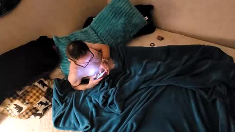 Snapshot of lovepussy453269 chatting on 01.01.25 That guy online show from 01.01.25