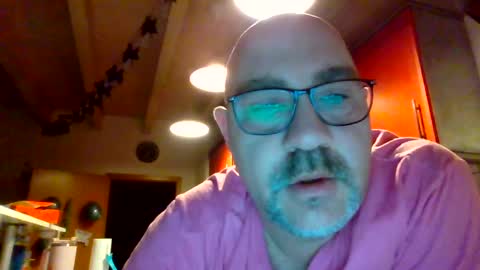 Snapshot of lover010983 chatting on 02.17.25 lover010983 online show from 02.17.25