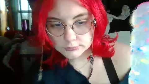 Snapshot of loverliv5 chatting on 04.22.26 loverliv5 online show from 04.22.26