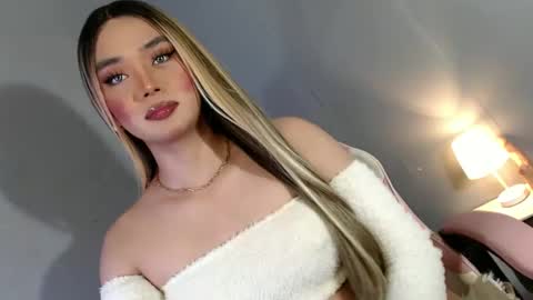 Snapshot of lovers_moon22 chatting on 12.06.24 lovers moon22 online show from 12.06.24