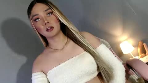 Snapshot of lovers_moon22 chatting on 01.06.25 lovers moon22 online show from 01.06.25