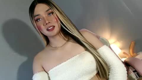 Snapshot of lovers_moon22 chatting on 01.08.25 lovers moon22 online show from 01.08.25