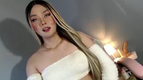 Snapshot of lovers_moon22 chatting on 01.12.25 lovers moon22 online show from 01.12.25