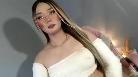 Snapshot of lovers_moon22 chatting on 01.13.25 lovers moon22 online show from 01.13.25