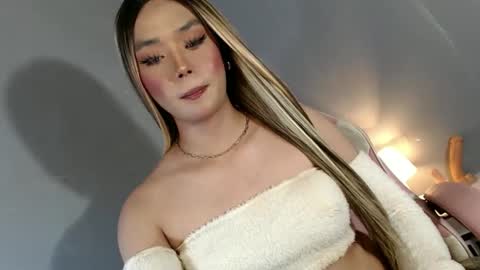 Snapshot of lovers_moon22 chatting on 01.14.25 lovers moon22 online show from 01.14.25