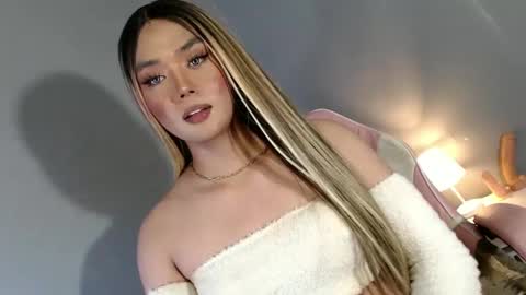 Snapshot of lovers_moon22 chatting on 01.15.25 lovers moon22 online show from 01.15.25