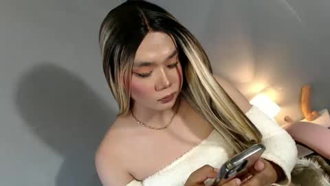 Snapshot of lovers_moon22 chatting on 01.23.25 lovers moon22 online show from 01.23.25