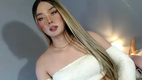 Snapshot of lovers_moon22 chatting on 01.26.25 lovers moon22 online show from 01.26.25