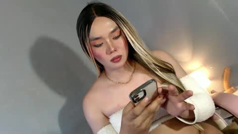 Snapshot of lovers_moon22 chatting on 01.27.25 lovers moon22 online show from 01.27.25