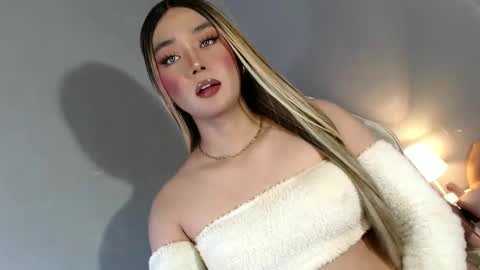 Snapshot of lovers_moon22 chatting on 01.28.25 lovers moon22 online show from 01.28.25