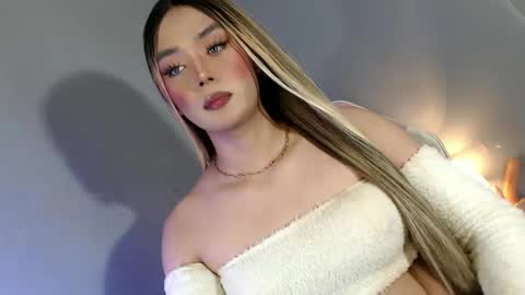 Snapshot of lovers_moon22 chatting on 02.03.25 lovers moon22 online show from 02.03.25