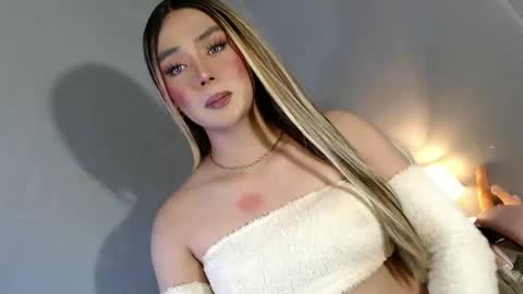 Snapshot of lovers_moon22 chatting on 02.09.25 lovers moon22 online show from 02.09.25