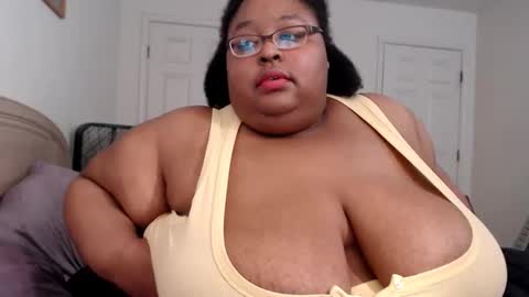 Snapshot of loves_aura chatting on 03.19.26 Alyson online show from 03.19.26