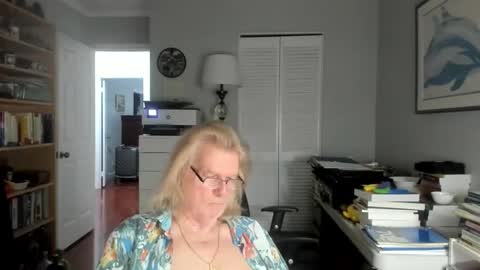 Snapshot of lovestylistwomen chatting on 05.06.26 Michael online show from 05.06.26