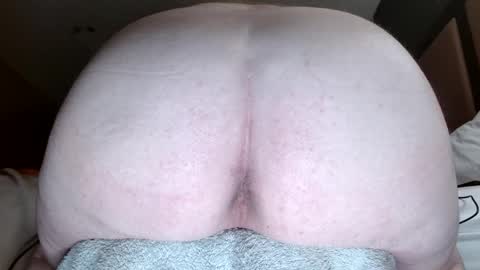 lovesurass2 online show from 01.14.26