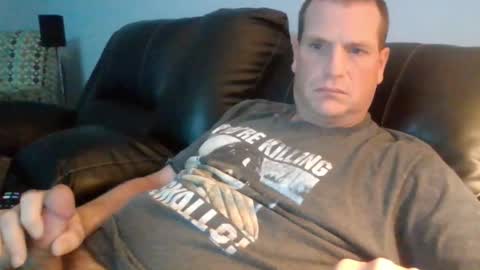 Snapshot of lovetocum37 chatting on 10.29.25 lovetocum37 online show from 10.29.25