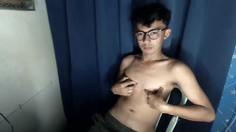 Snapshot of lovetosuckxox chatting on 02.18.25 lovetosuckxox online show from 02.18.25