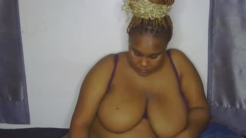 Snapshot of loveytiana chatting on 02.24.26 loveytiana online show from 02.24.26