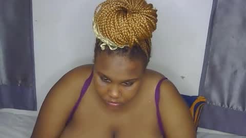 Snapshot of loveytiana chatting on 03.08.26 loveytiana online show from 03.08.26