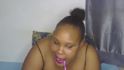 Snapshot of loveytiana chatting on 05.14.26 loveytiana online show from 05.14.26